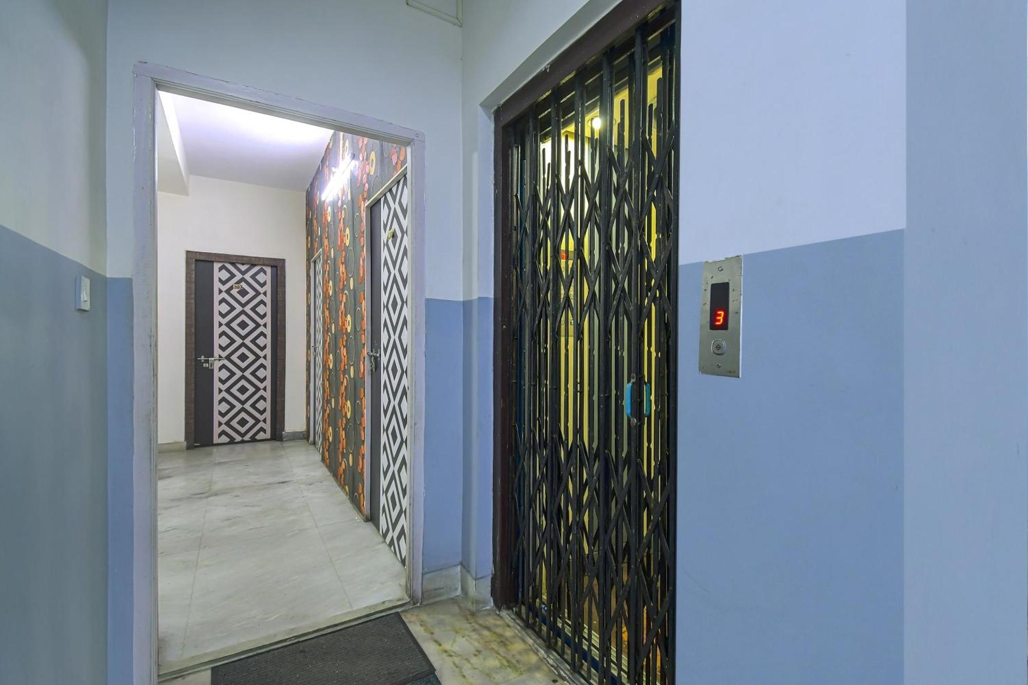 Super Collection O Bricks Inn Hazra Road Near Birla Mandir Kolkata Exterior photo