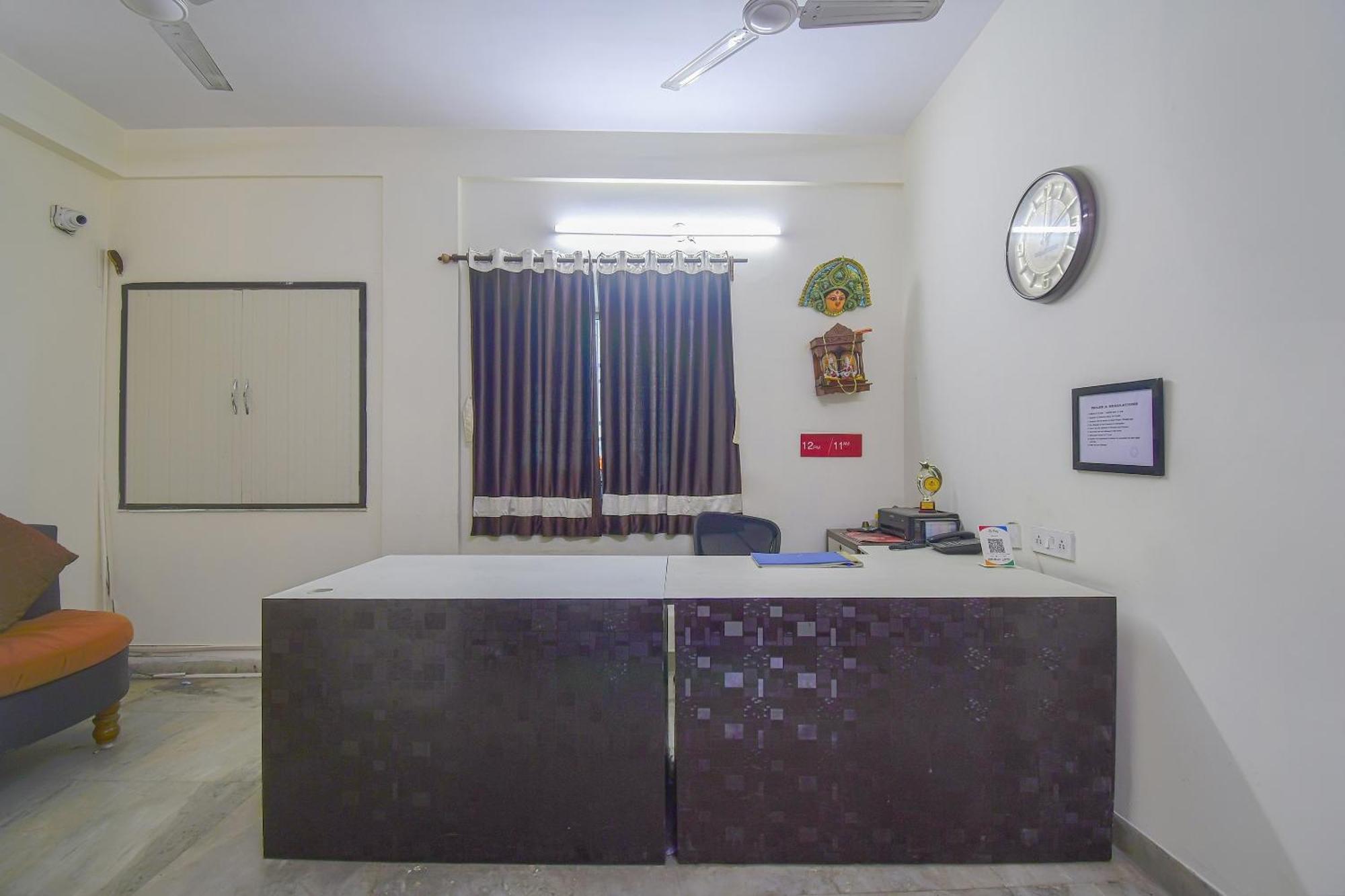 Super Collection O Bricks Inn Hazra Road Near Birla Mandir Kolkata Exterior photo